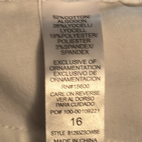 Democracy Jeans - Picture 4 of 7